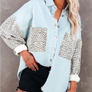 Vici shacket. Size small. Cute worn as a shirt or jacket. Leopard/ denim.